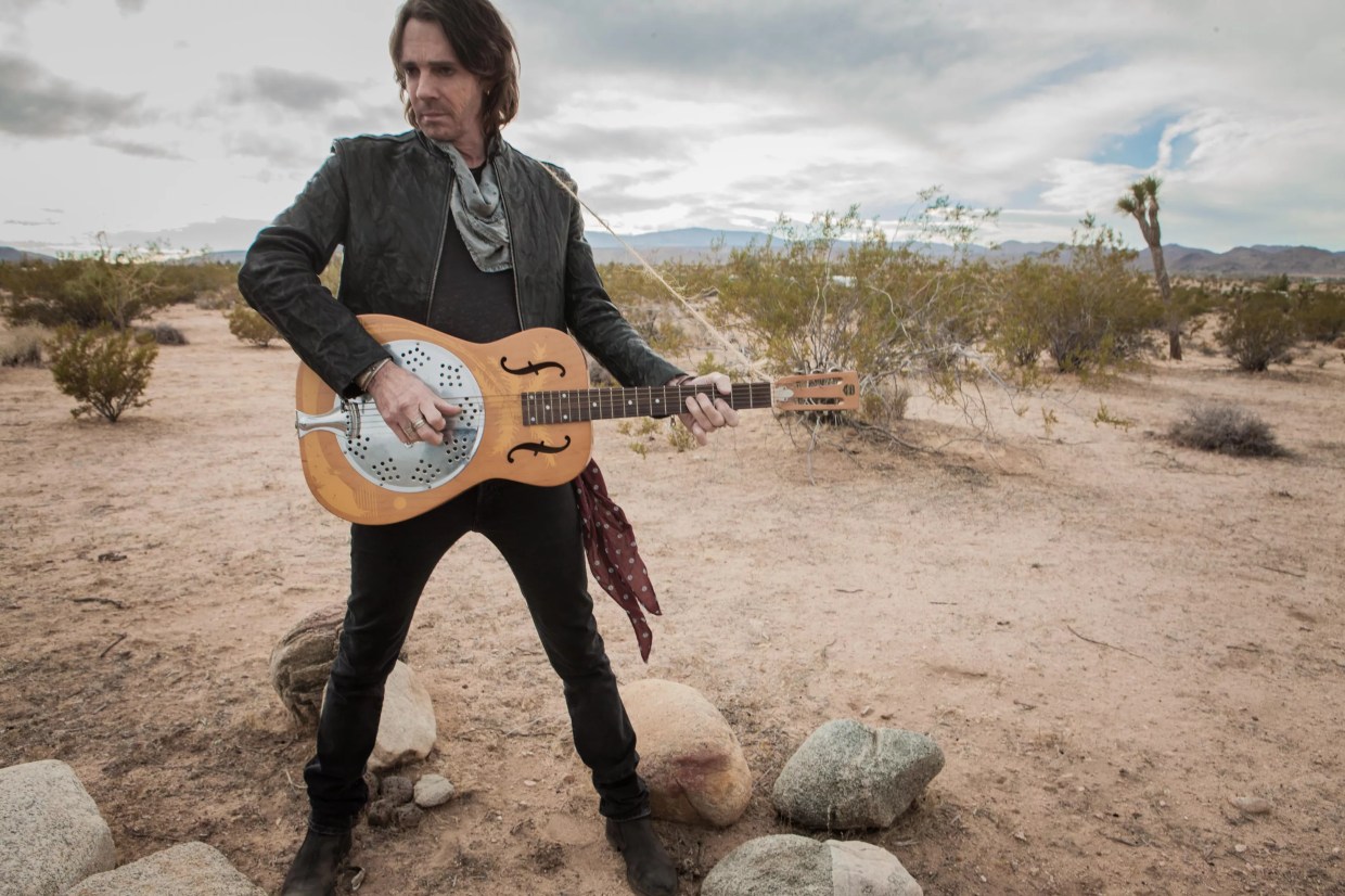 Rick Springfield Flaunts His Bluesy, Darker Side on <i>The Snake King</i>