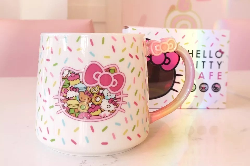 Hello Kitty Cafe Truck Rolls Into South Florida With Kawaii Snacks
