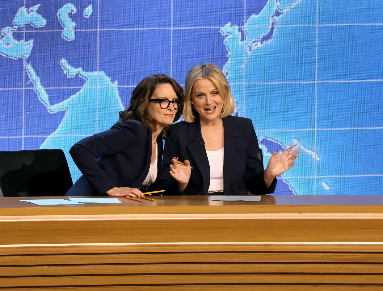 Tina Fey and Amy Poehler Bring Comedic Chops to Hard Rock Live