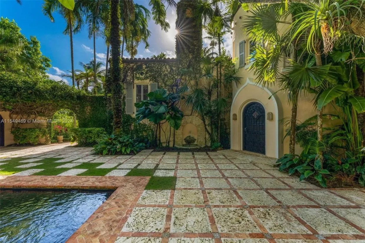 Got $30M to Spare? A Historic <i>Miami Vice</i> House in Coconut Grove Is for Sale