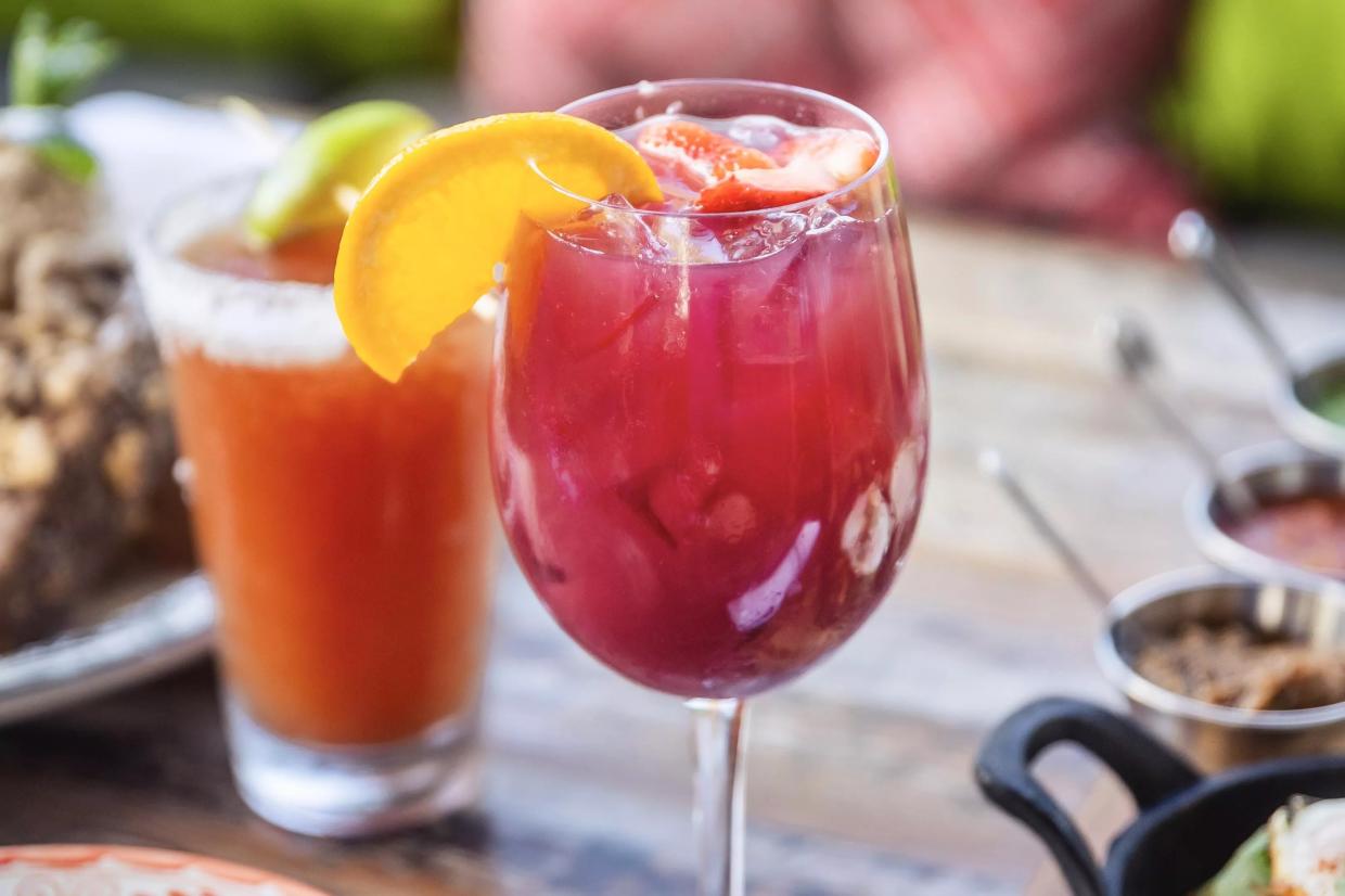 New Study Confirms Floridians Really Like Day Drinking